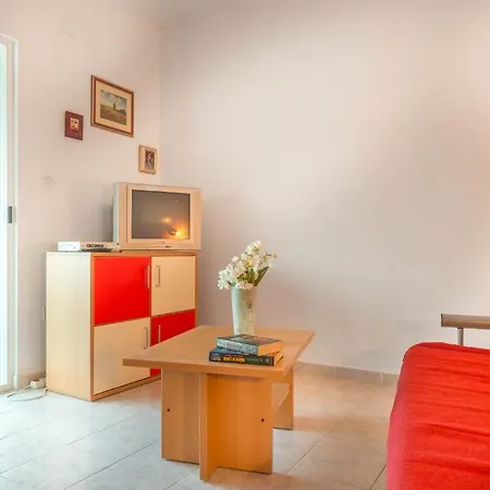 Silver Beach Apartments Vis Room photo