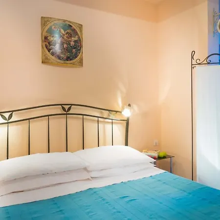 Silver Beach Apartments Vis Room photo