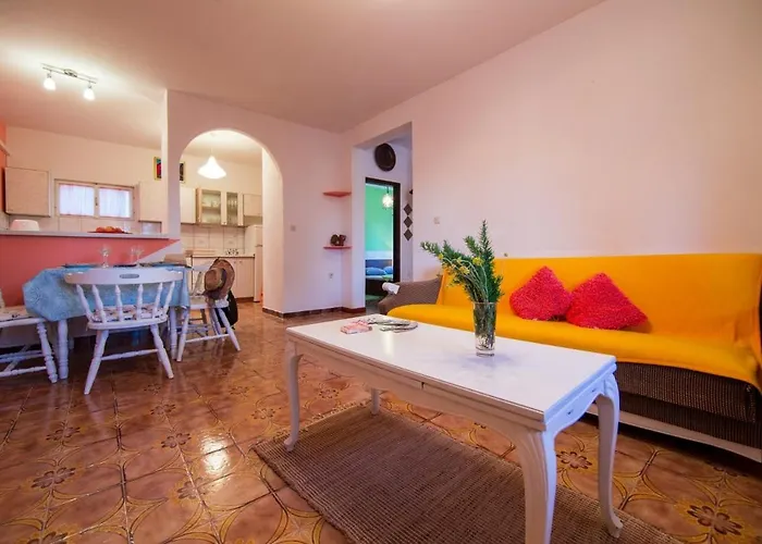 Silver Beach Apartments Vis