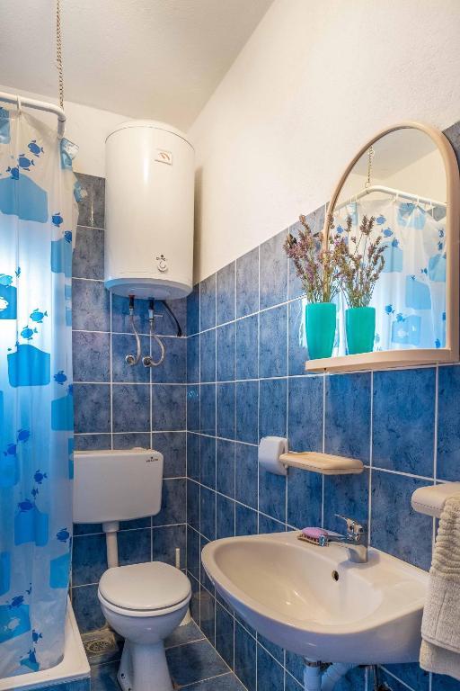 Silver Apartment Vis